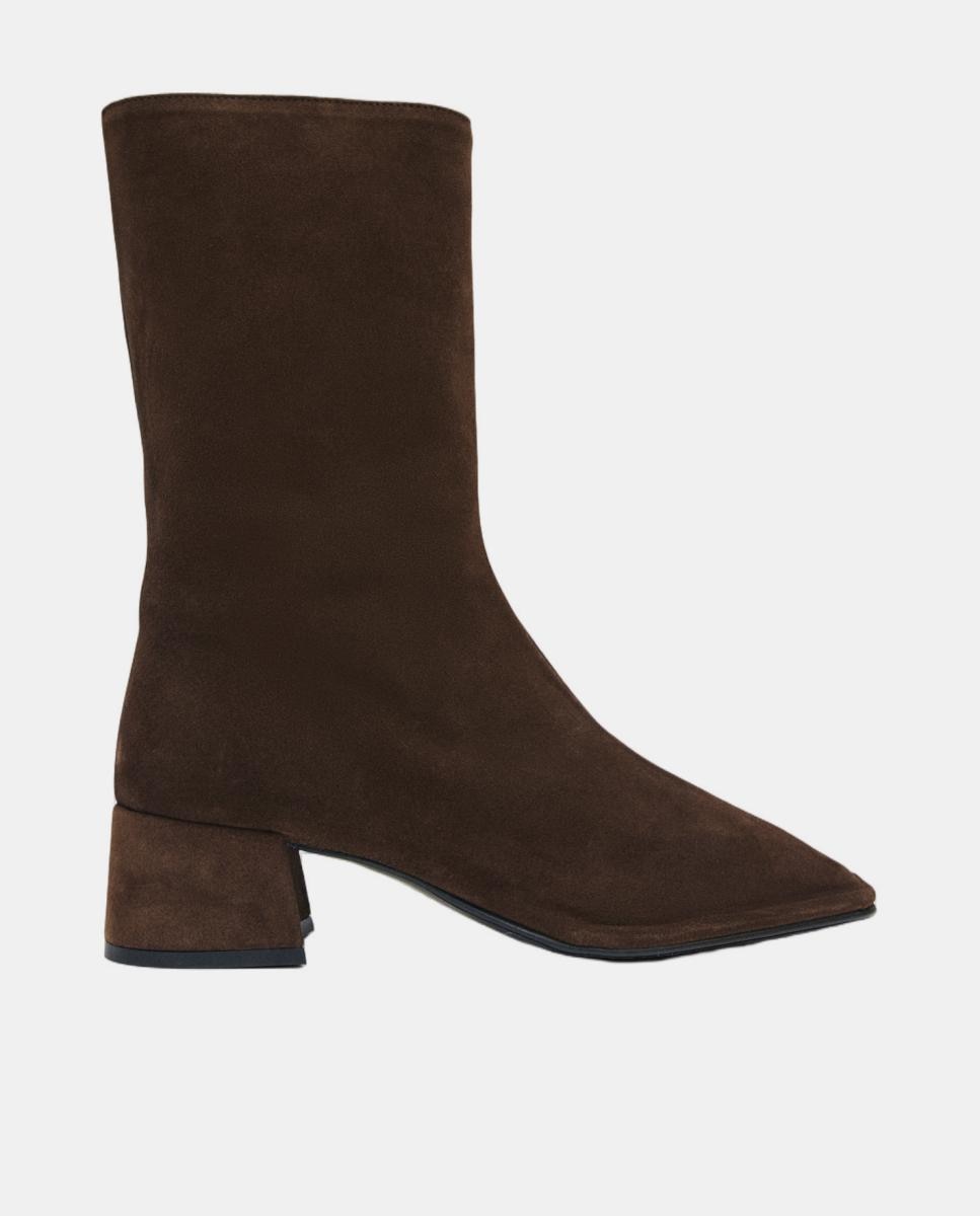 Imagen 0 de Botines de mujer en ante con tacón ancho Marrón oscuro