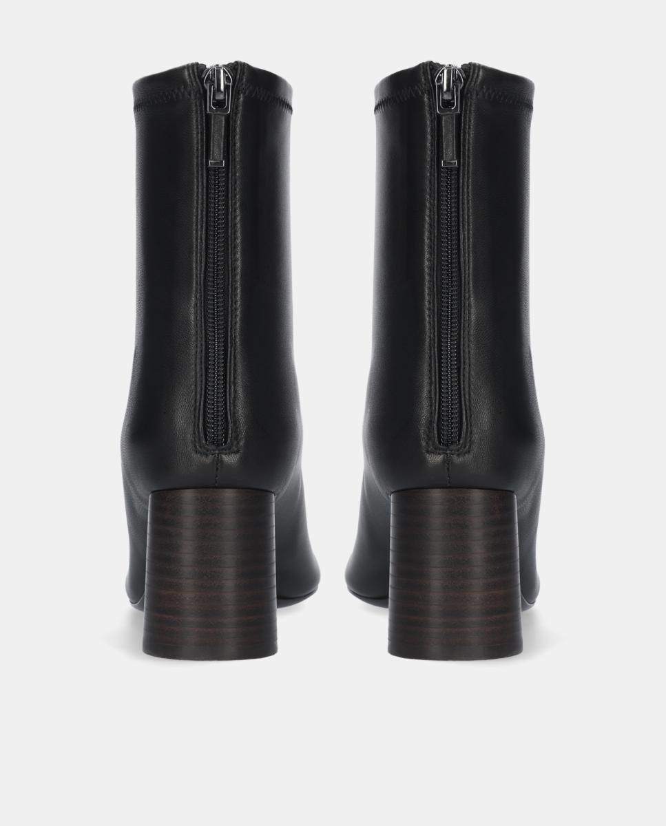 Botins em Pele com Fecho de Correr Traseiro e Salto de Bloco Preto-4