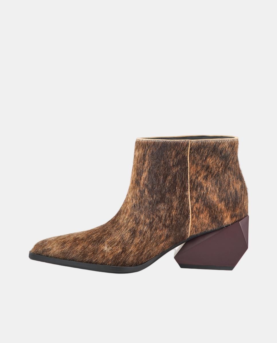 Botins Jacky com Pelo, Salto Tipo Cowboy e Acabamento na Biqueira Ouro-4