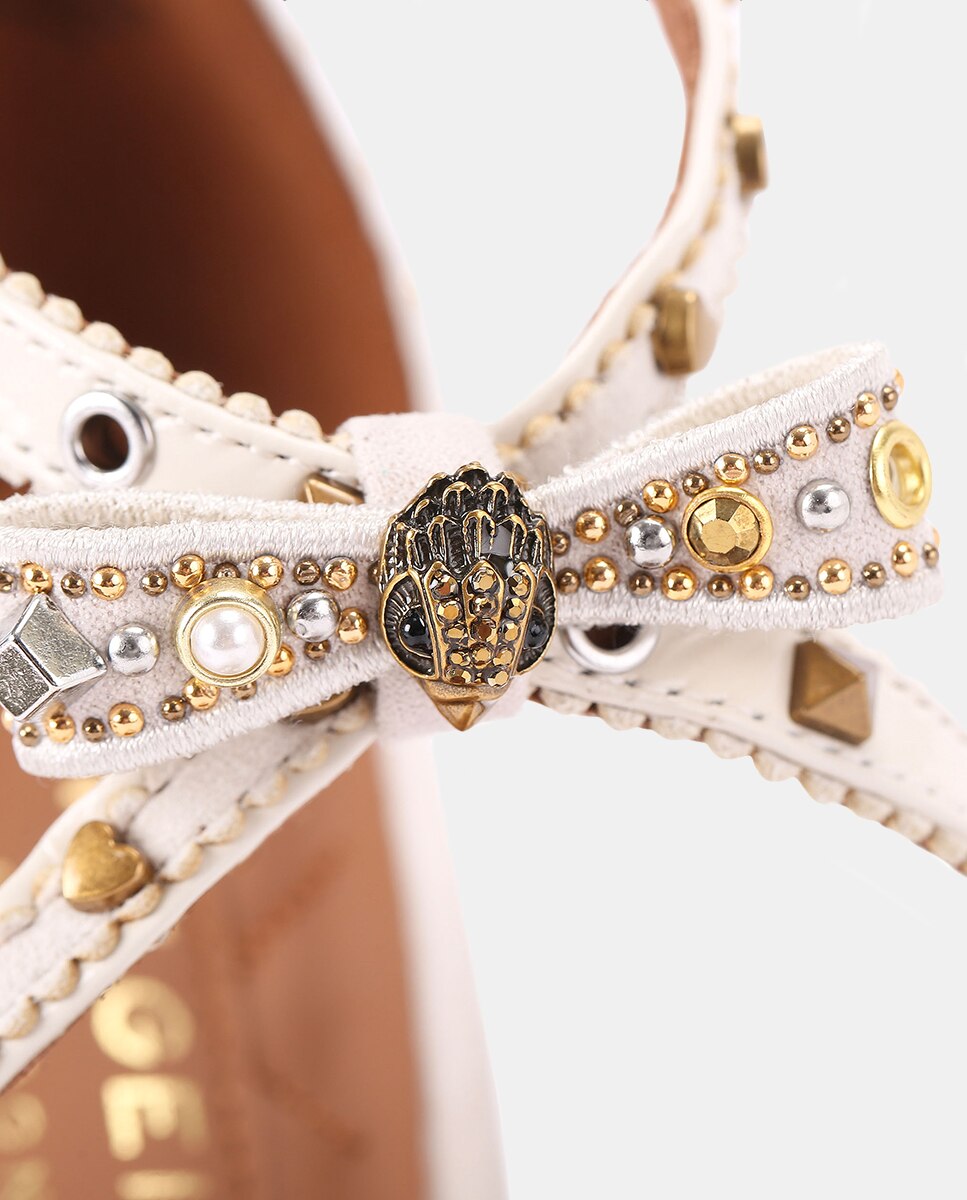 Sandálias Mini Bow Eyelet em Pele com Salto e Adornos de Tachas Branco Osso-5