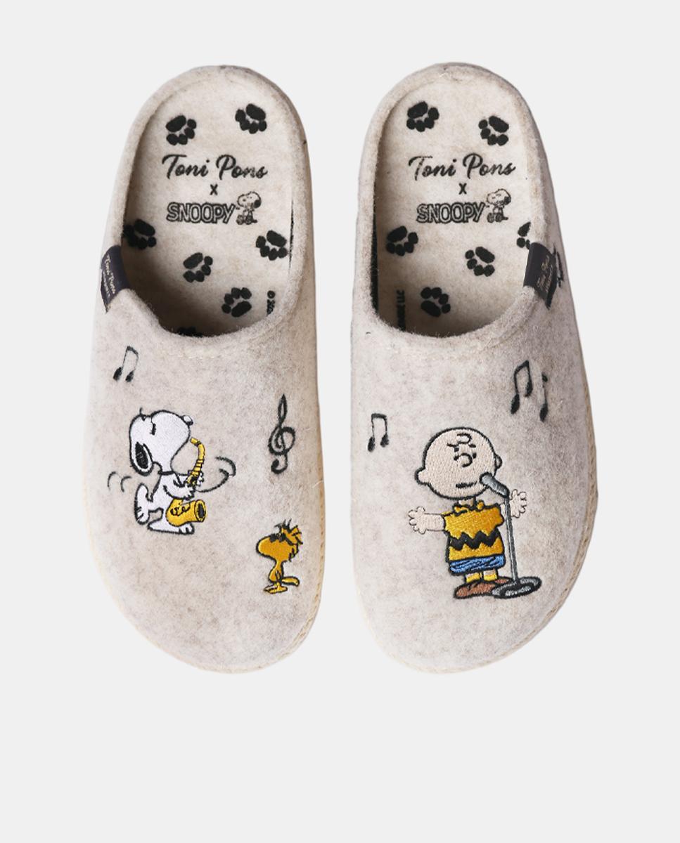 Slippers Tipo Mules Snoopy em Feltro Bege-2