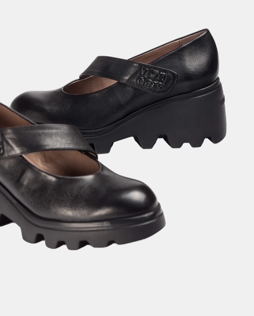 Sapatos com Tira Assimétrica - Preto Preto-4