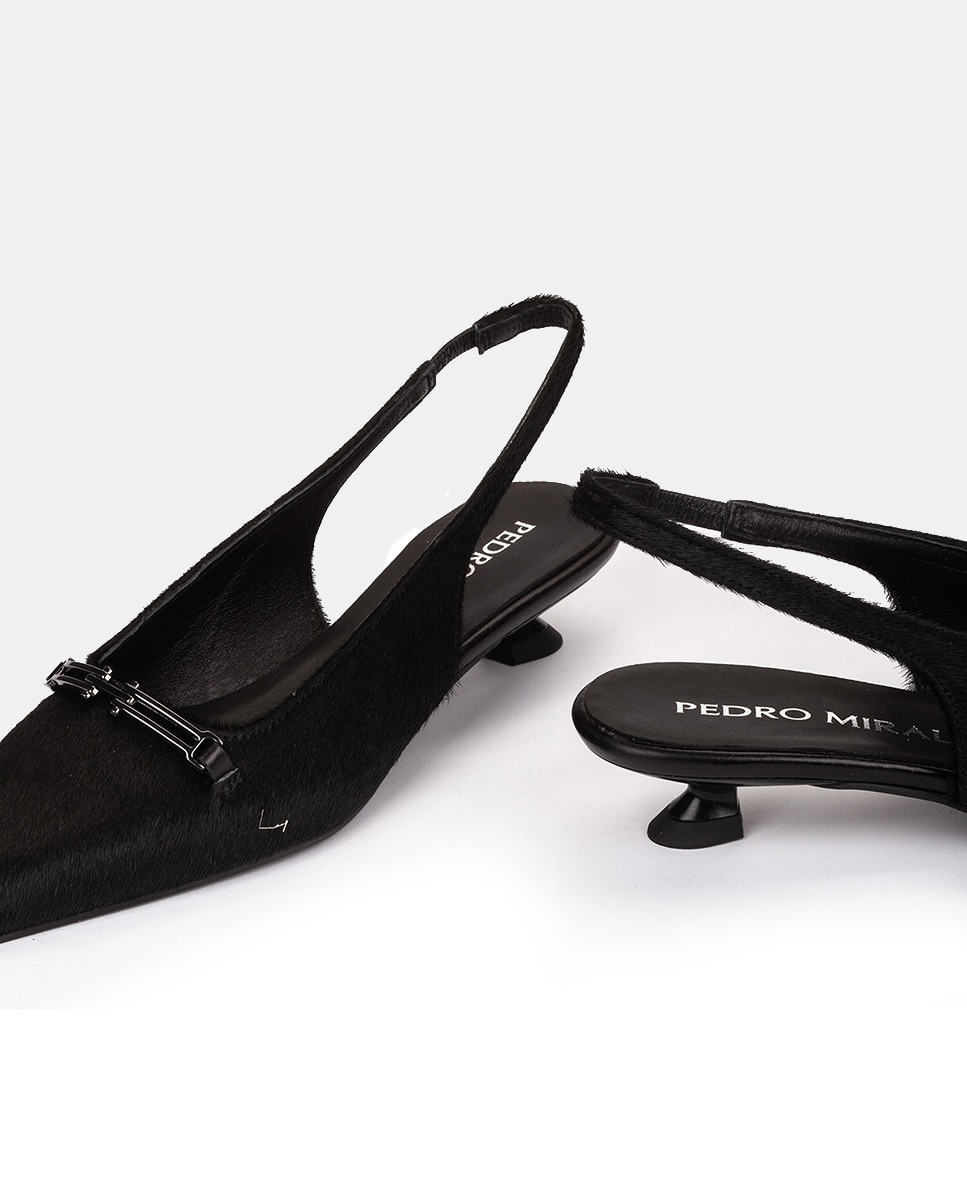 Sapatos de Salto Tipo Mules em Pele com Adorno Preto-4