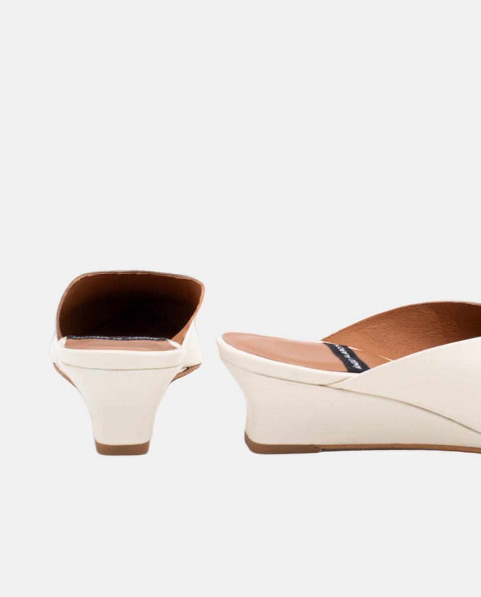 Mules em Pele com Cunha Branco-marfim-5