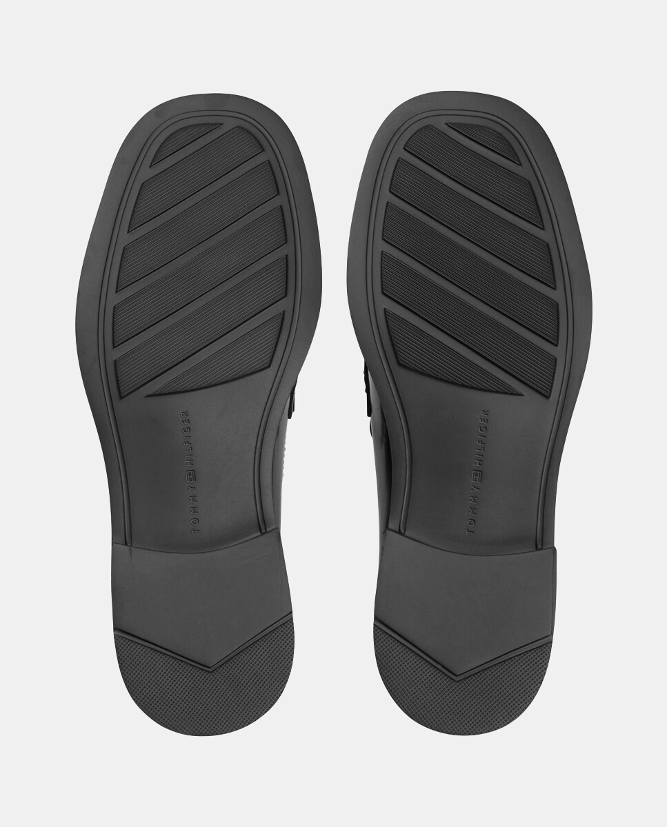 Mocassins em Pele com Borlas Preto-6