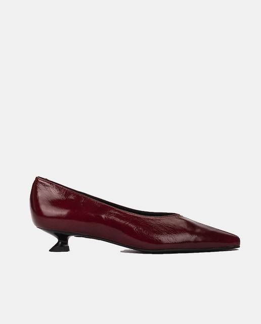 Imagem 0 de Sapatos de Salto em Pele Brilhante com Salto Mini