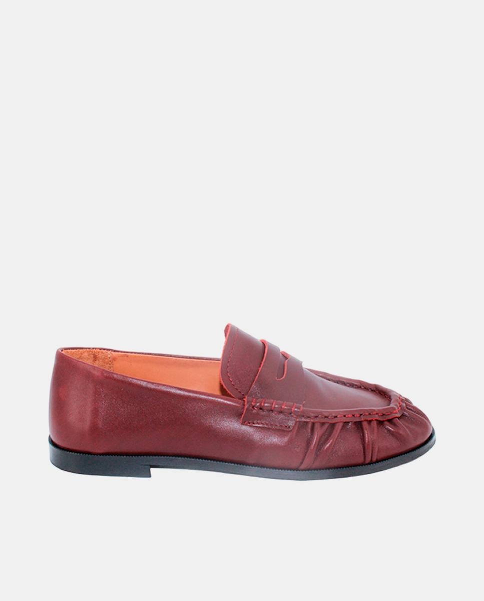 Imagem 0 de Mocassins em Pele Tipo Napa com Salto Baixo
