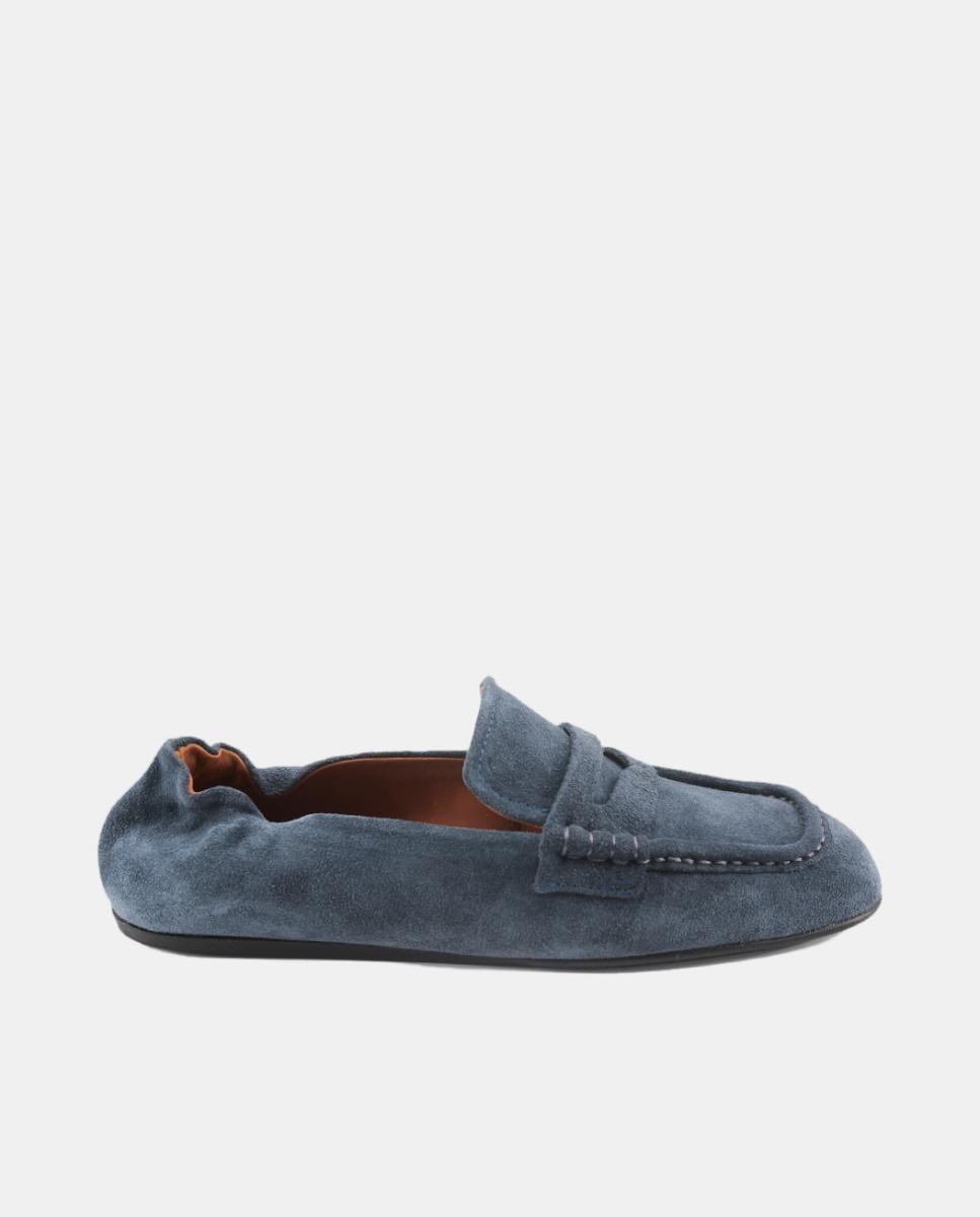 Imagem 0 de Mocassins em Pele Tipo Napa com Travessão e Ajuste Flexível no Calcanhar