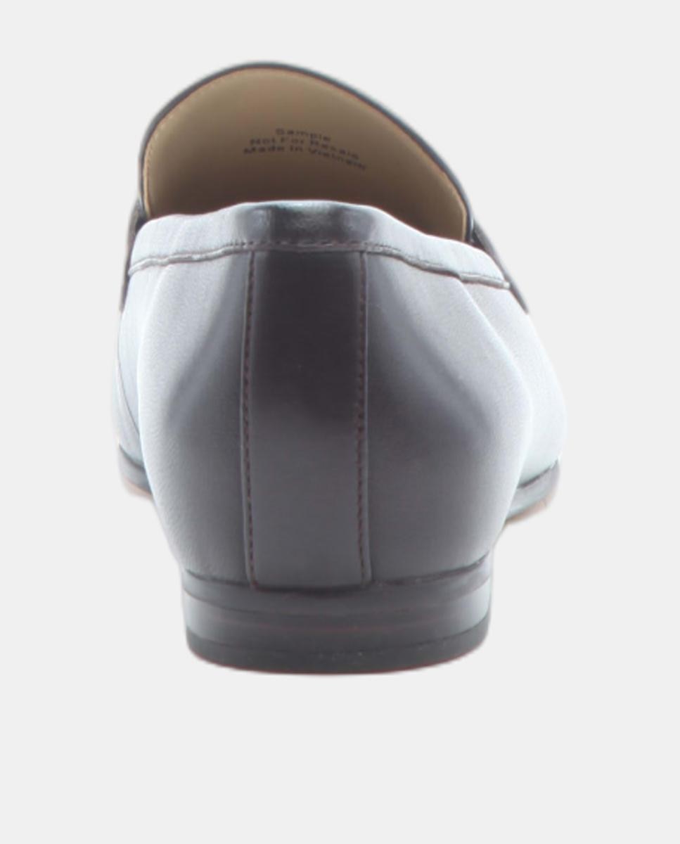 Mocassins Bryant em Pele com Estribo Dourado e Detalhe de Logótipo MK Castanho-chocolate-4