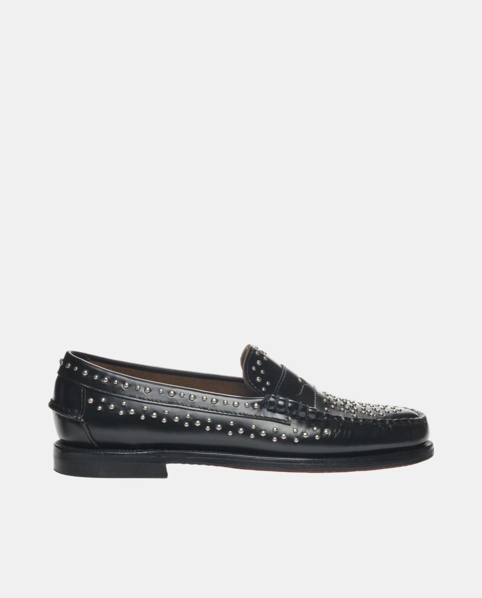 Imagen 0 de Mocasin de mujer en piel con decoración de  tachuelas Negro mate