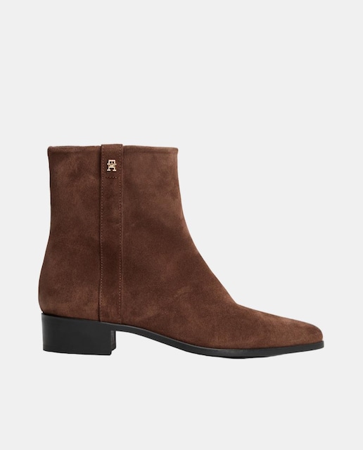 Imagen 0 de Botín de piel con logo dorado