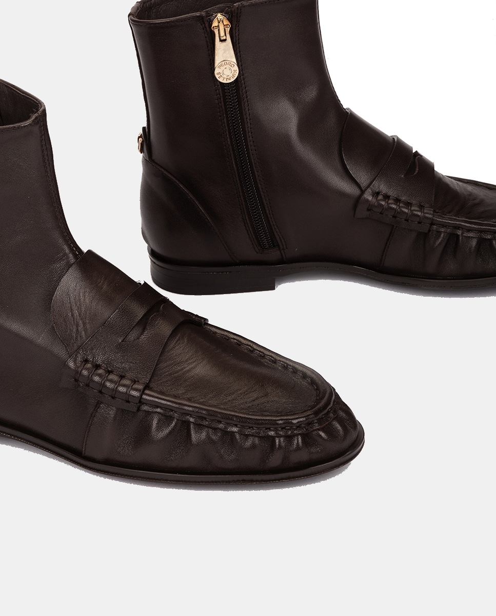 Botins em Pele com Adorno de Travessão Castanho-4