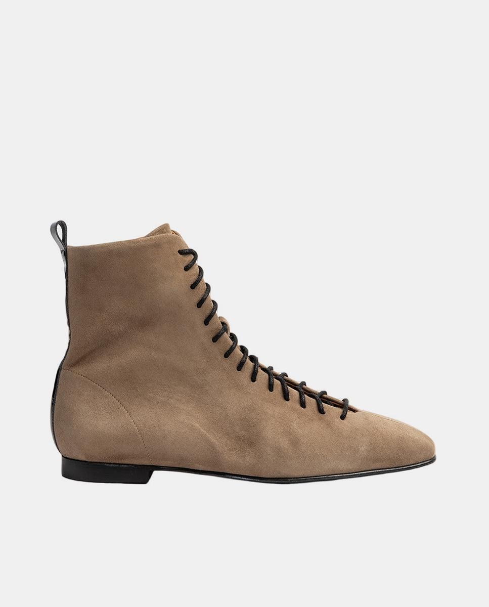 Botins Tipo Blucher e Conceito Boxing em Camurça Soft Natural-1
