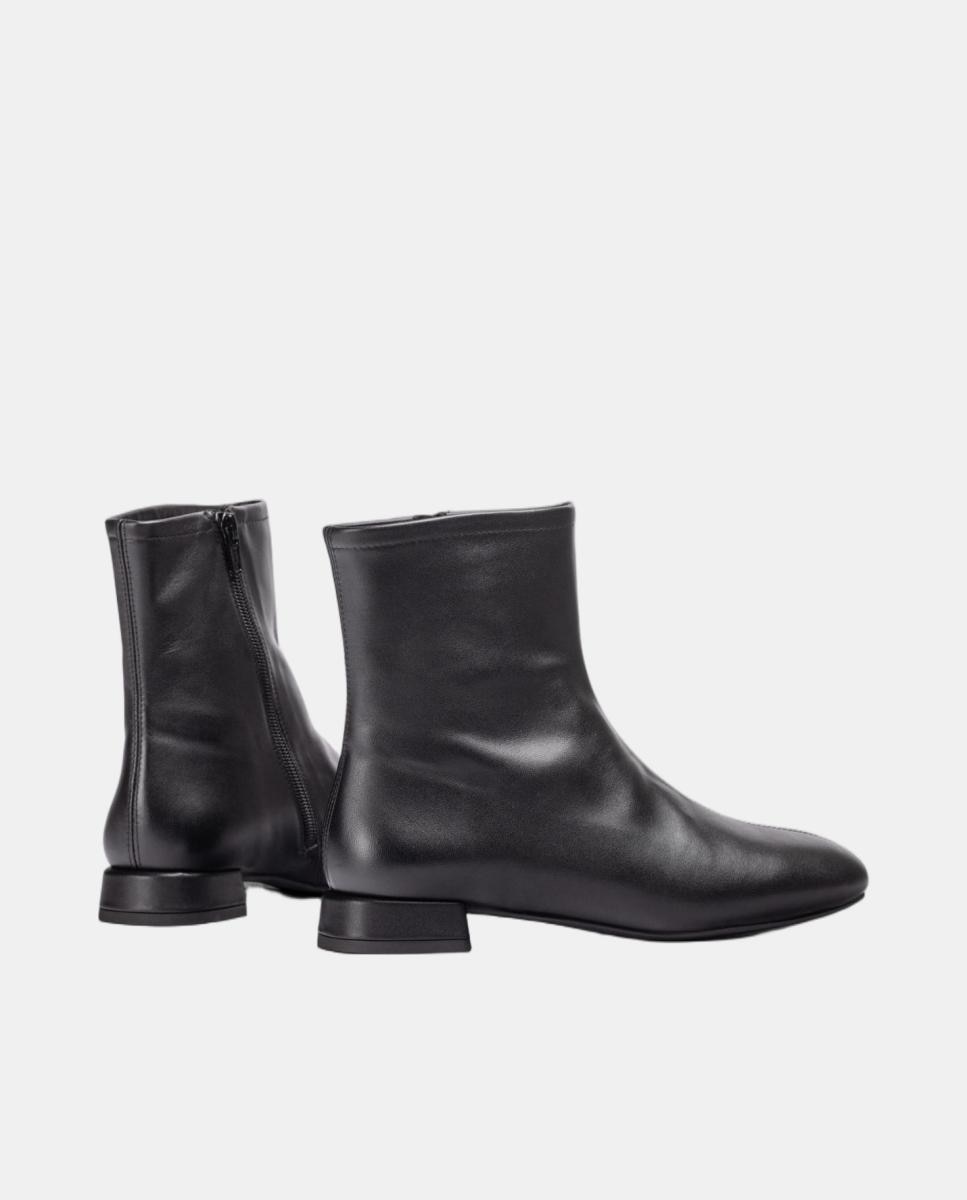 Botins em Pele com Salto Baixo Preto mate-3