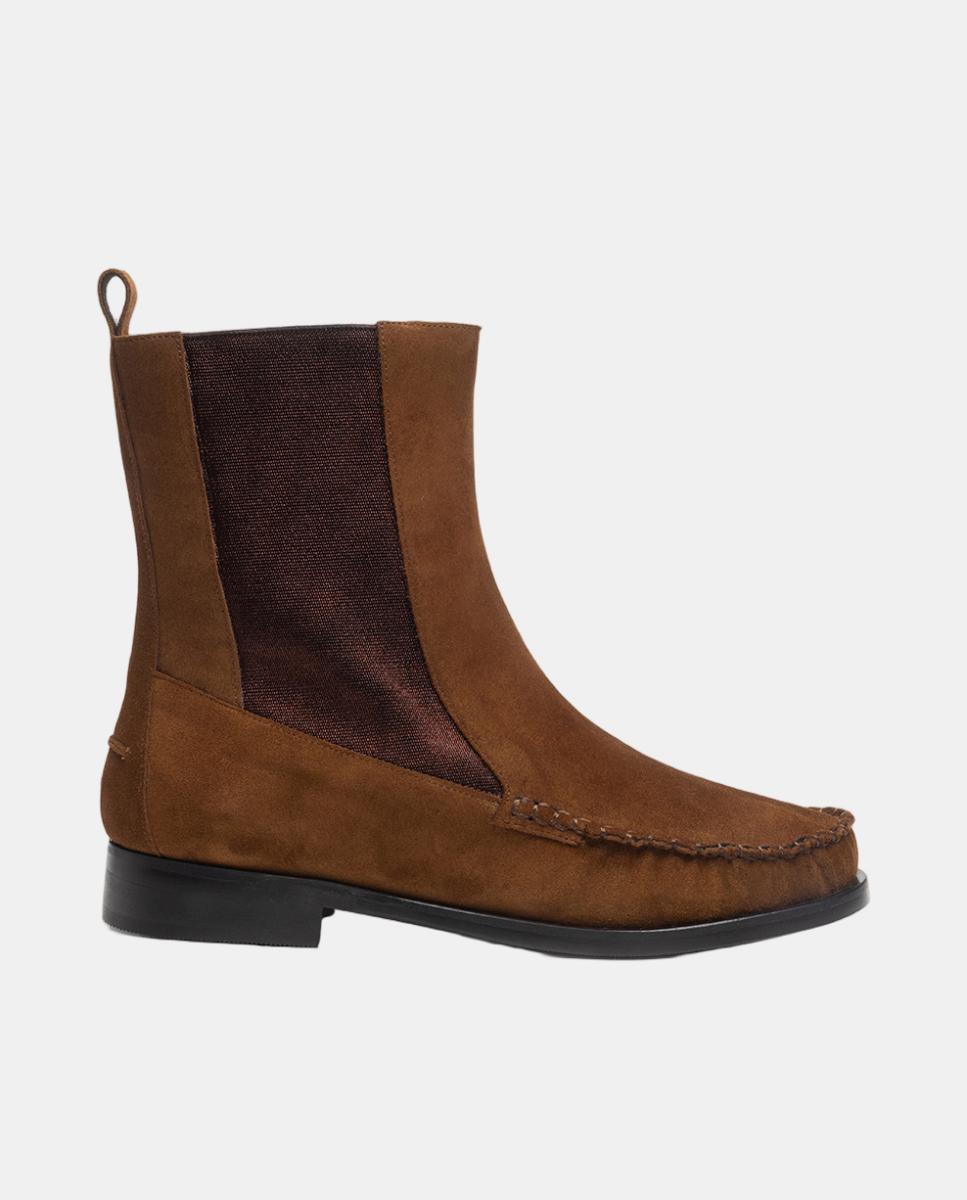 Imagem 0 de Botins Tipo Chelsea com Conceito de Mocassins em Croute Soft