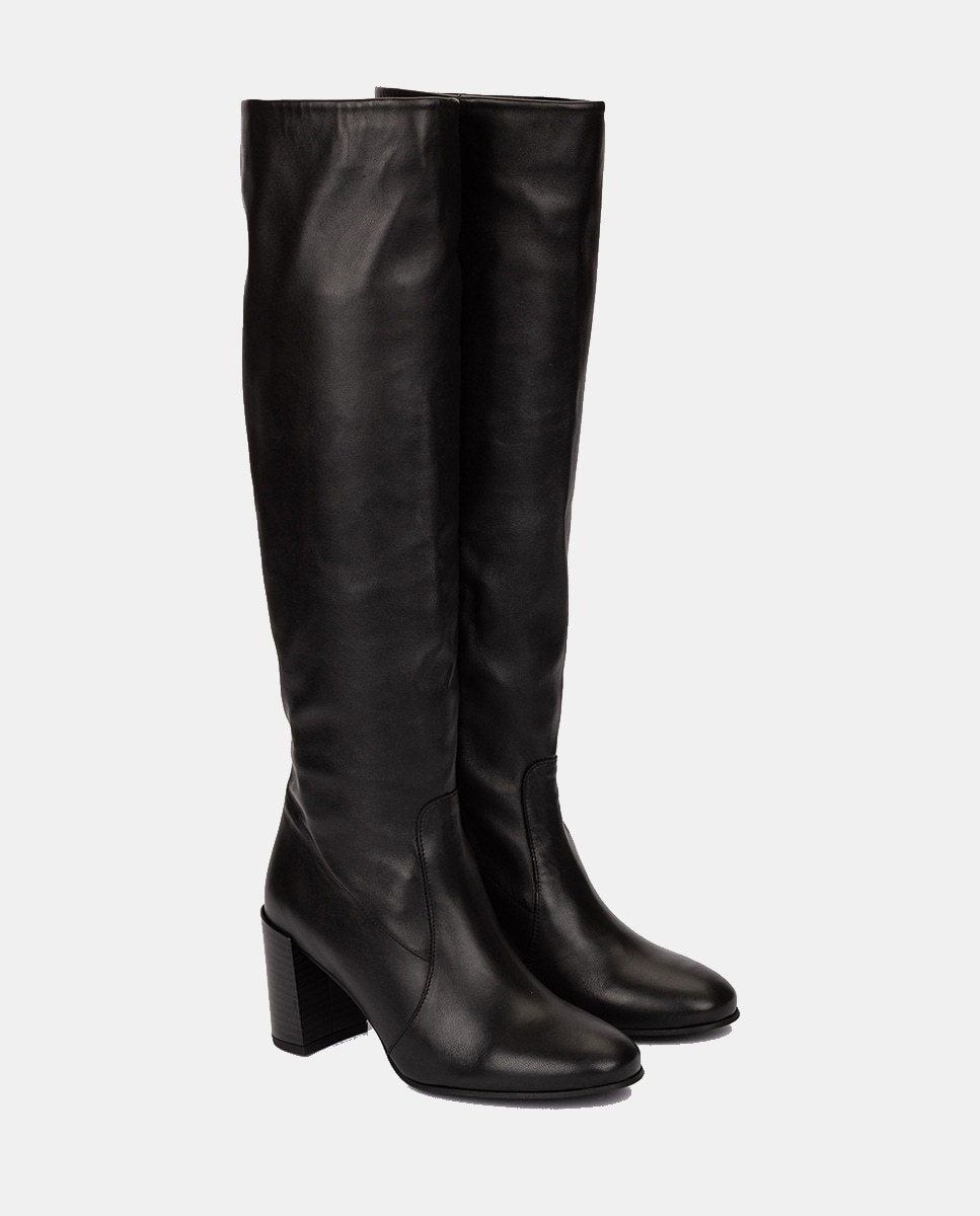 Botas Altas em Pele com Salto Preto-2