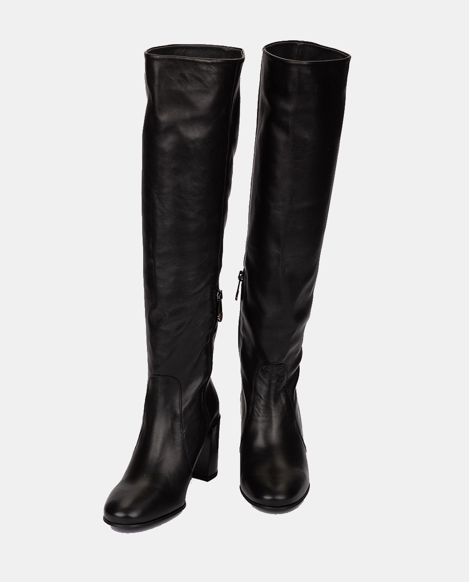 Botas Altas em Pele com Salto Preto-3