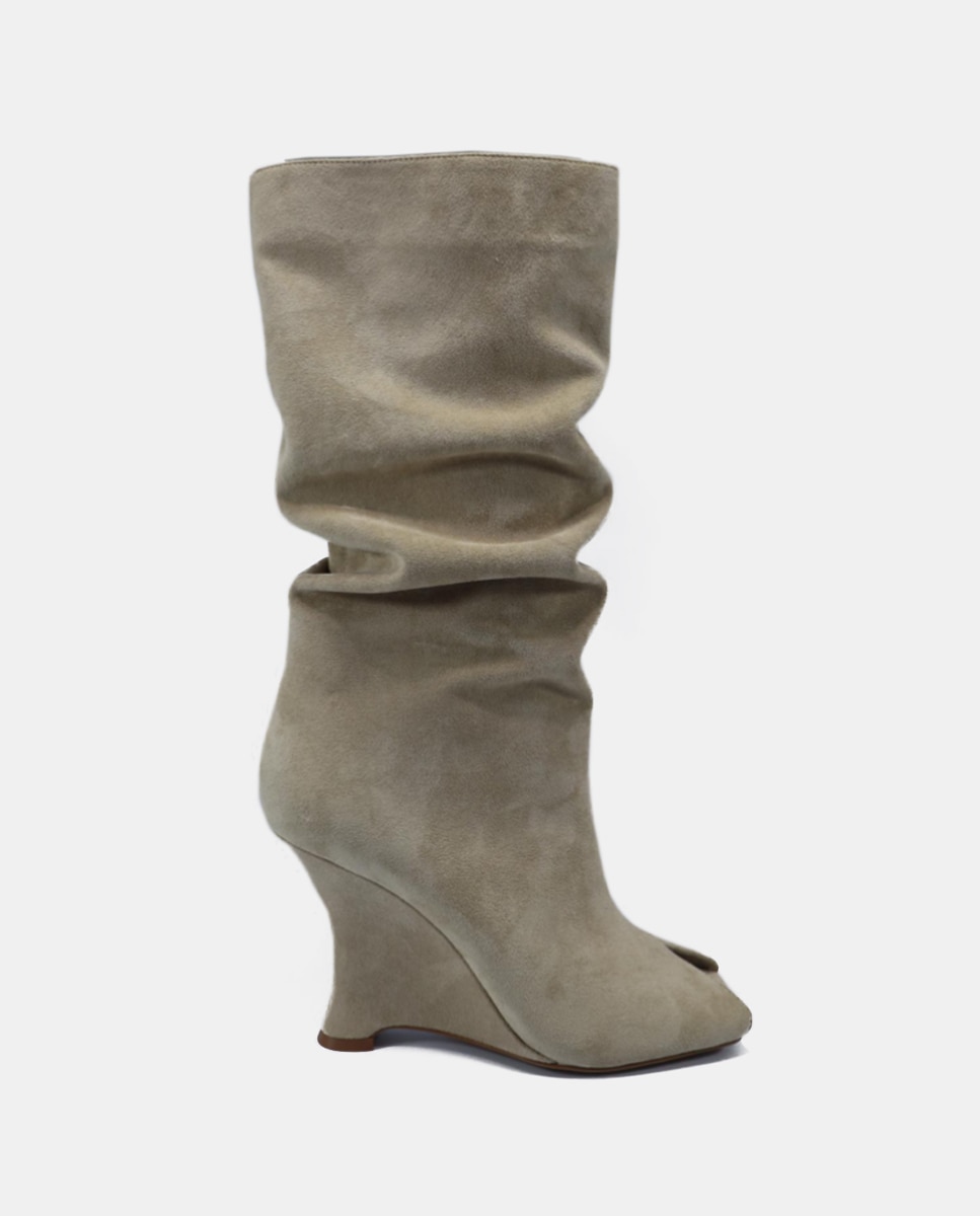 Imagem 0 de Botas Altas de Cunha com Biqueira Aberta