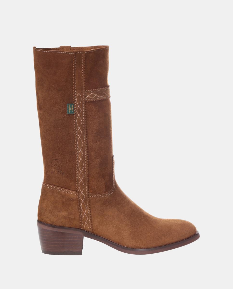 Imagen 0 de Bota campera mujer con bordados en tiras. Marrón topo