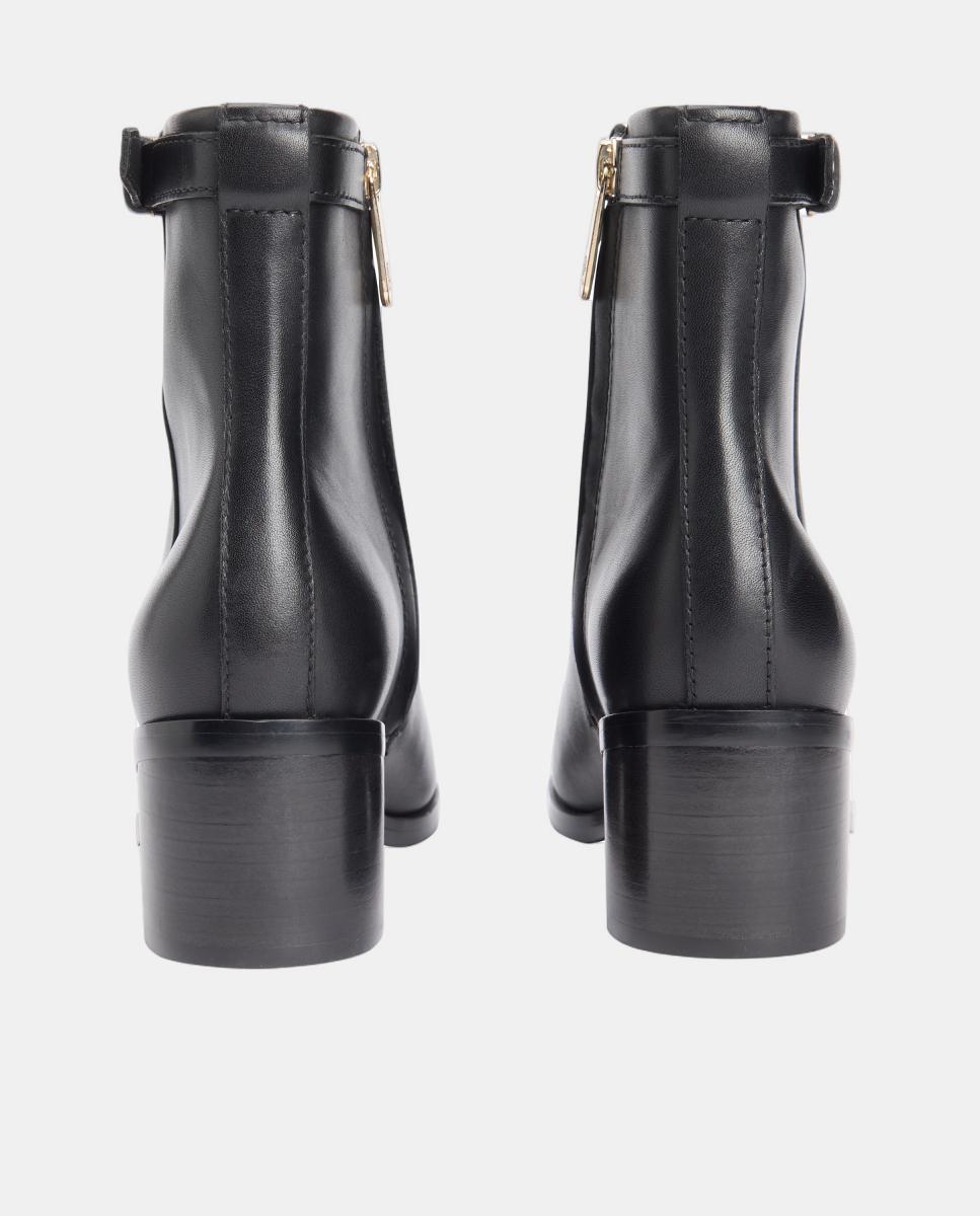 Botins Chelsea em Pele com Salto Preto-4