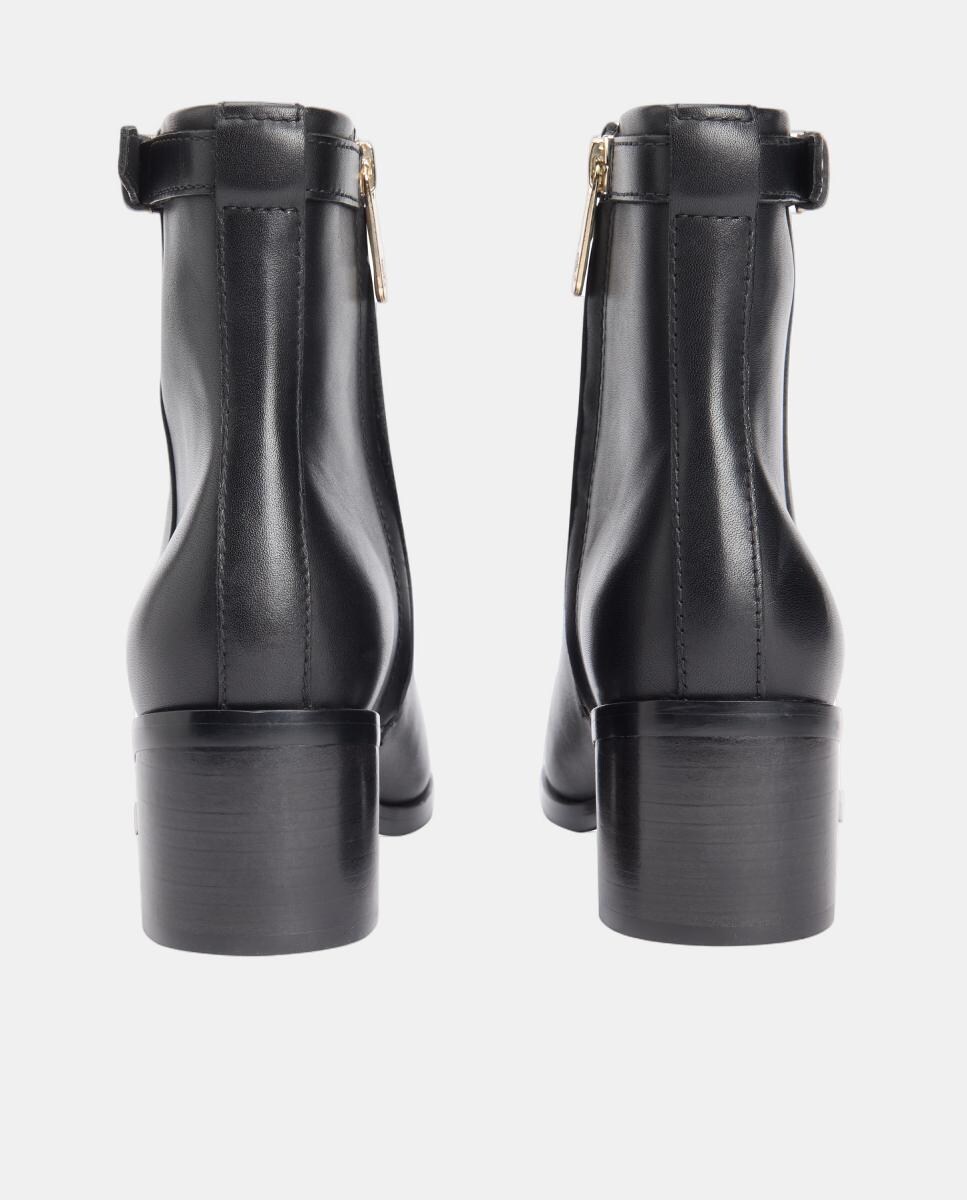 Botins Chelsea em Pele com Salto Preto-4