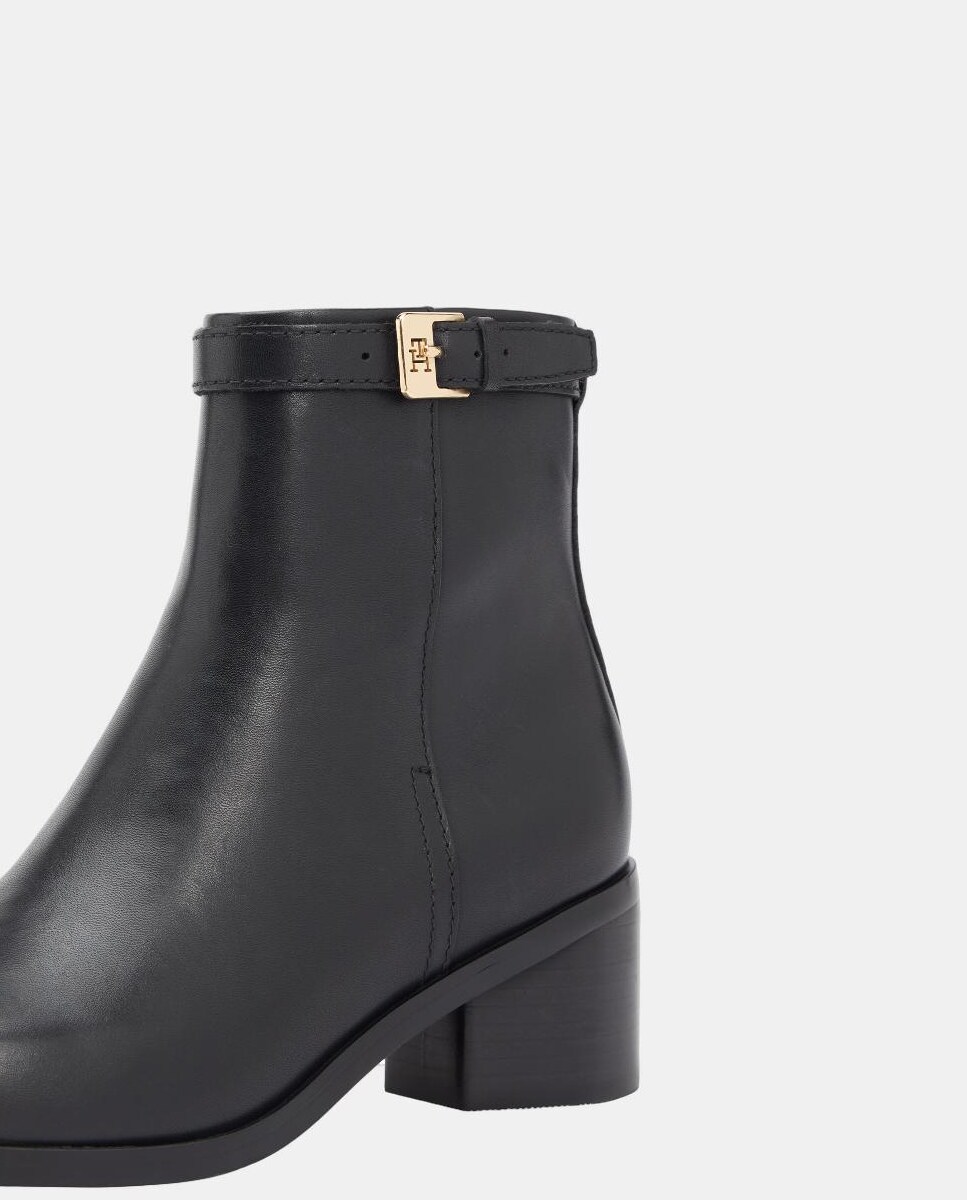 Botins Chelsea em Pele com Salto Preto-6