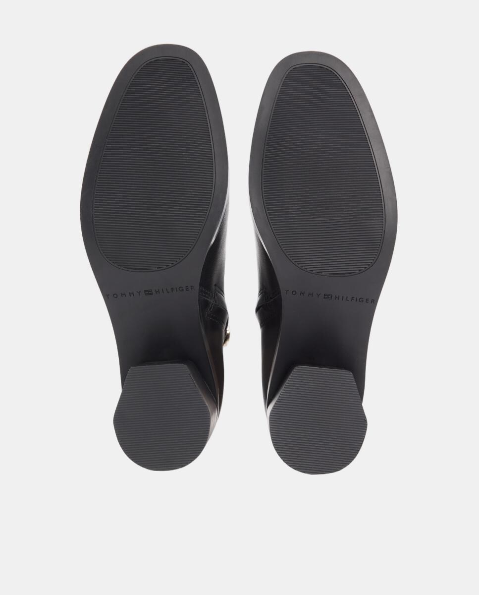 Botins Chelsea em Pele com Salto Preto-7