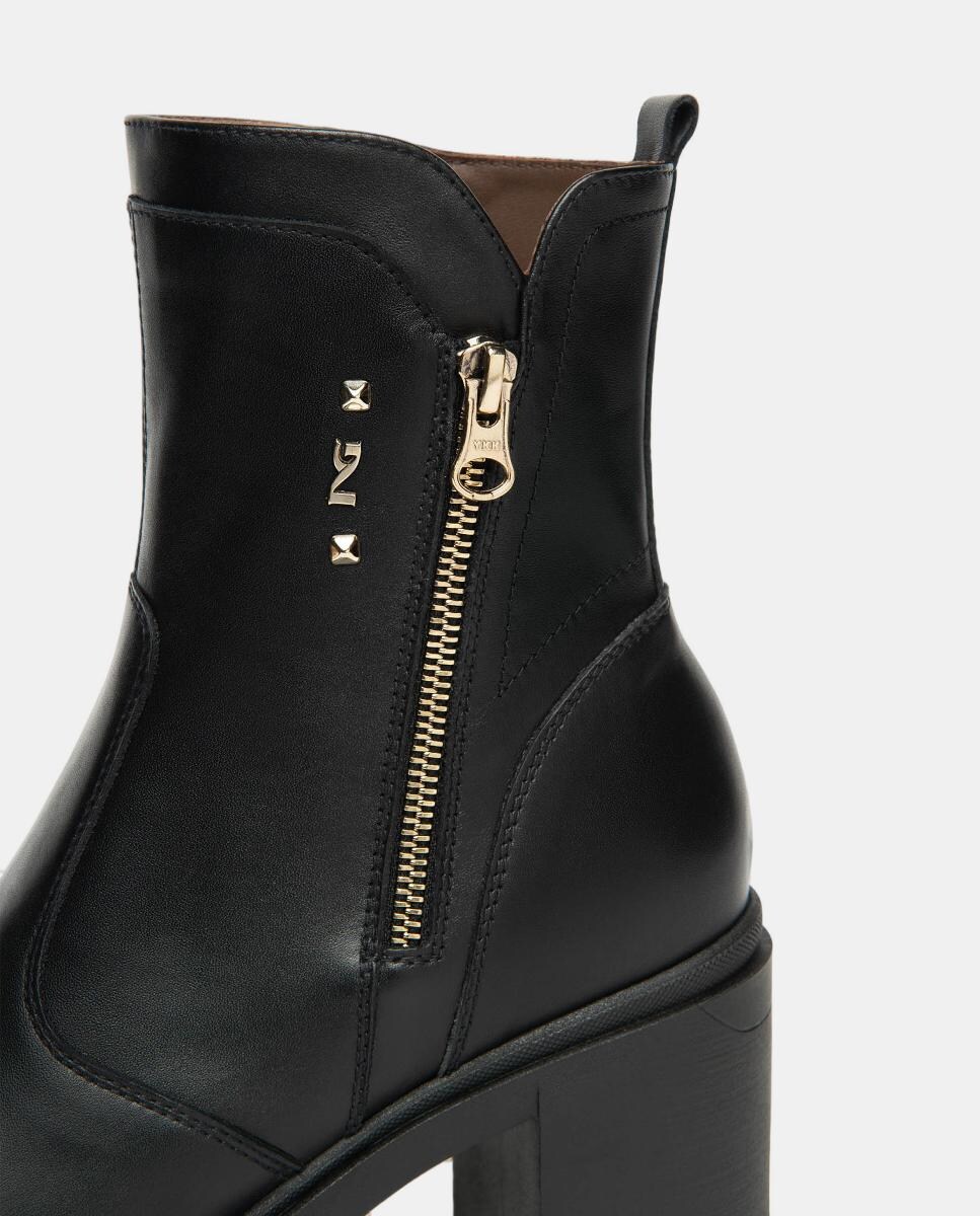 Botins com Salto e em Pele Preto-3