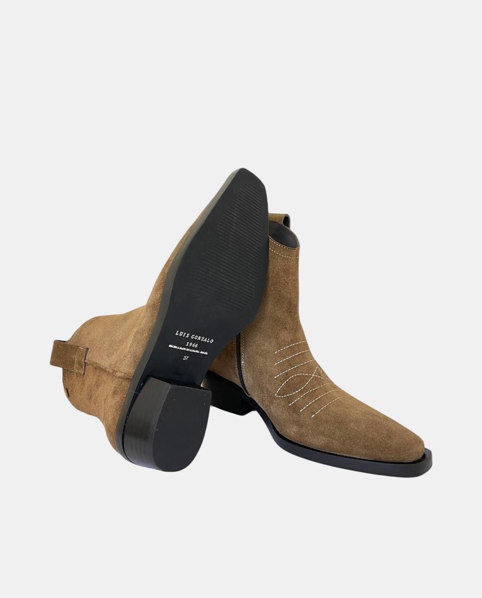 Botins em Croute com Salto Cowboy Couro-3