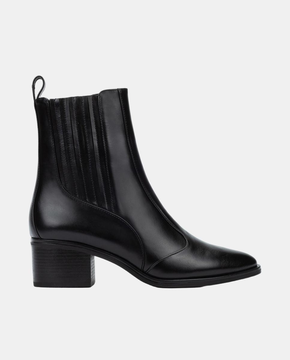 Imagem 0 de Botins em Pele