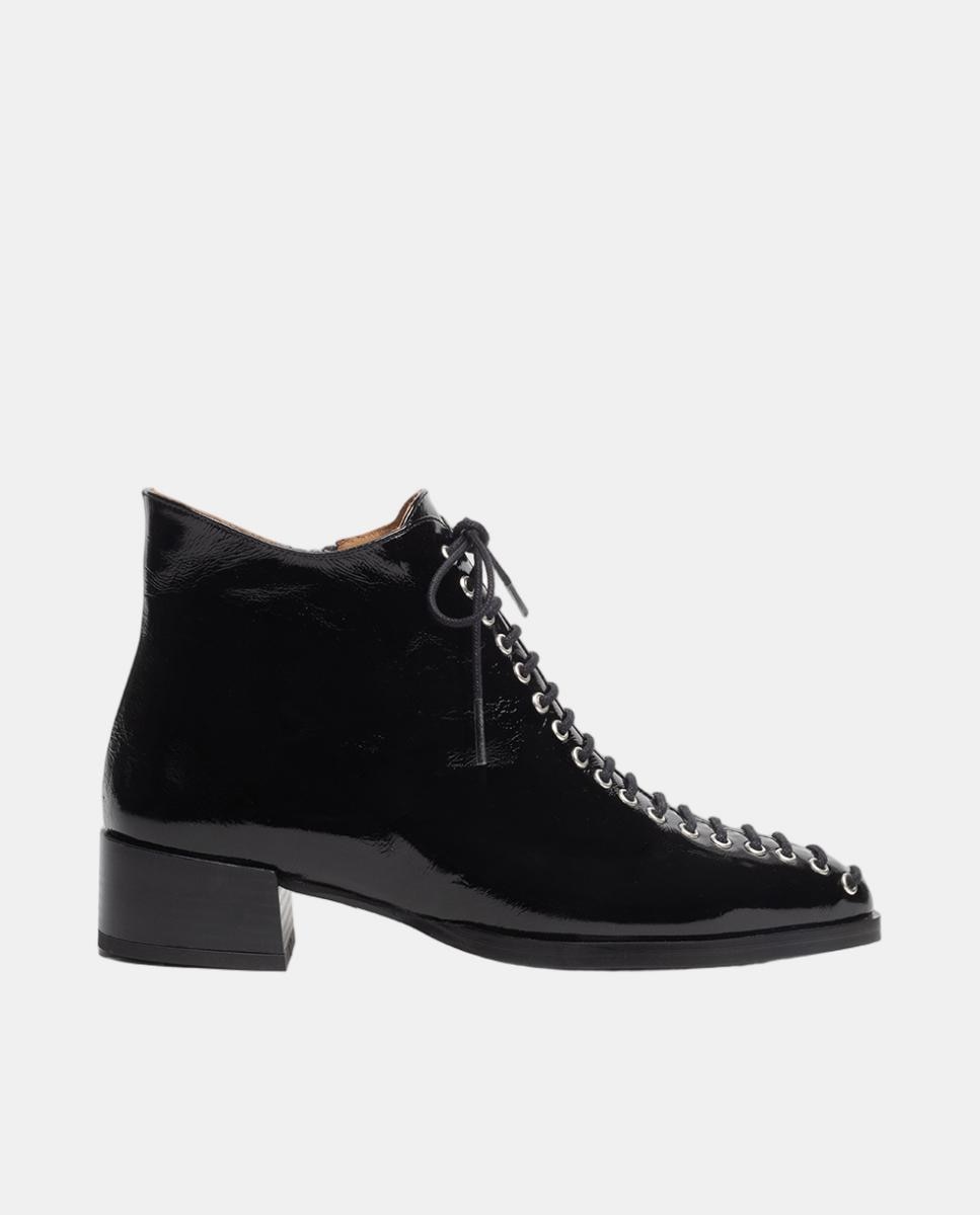 Imagem 0 de Botins Tipo Bluchers em Verniz Soft