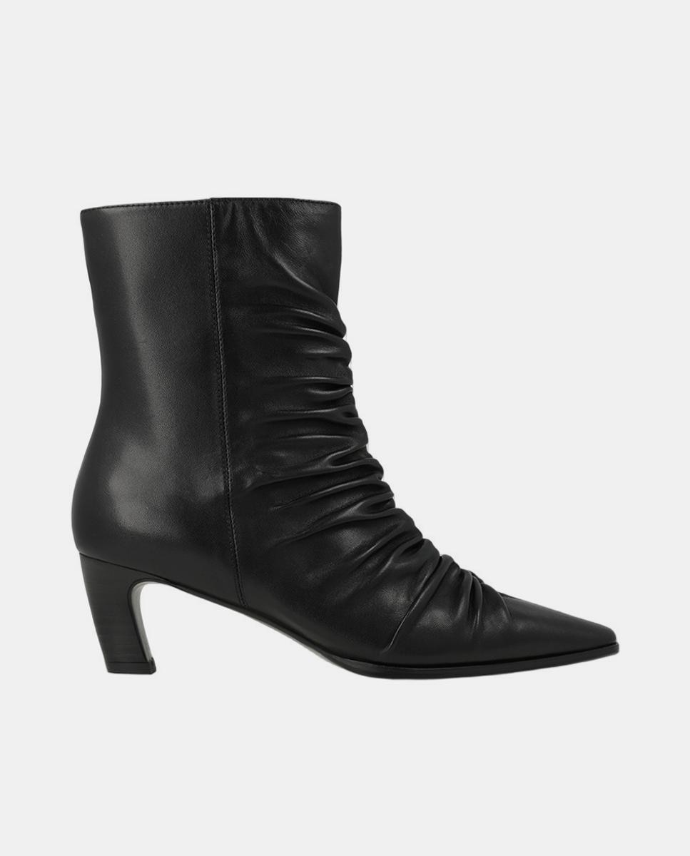 Imagen 0 de Botines de tacón de mujer con empeine fruncido de color negro Negro