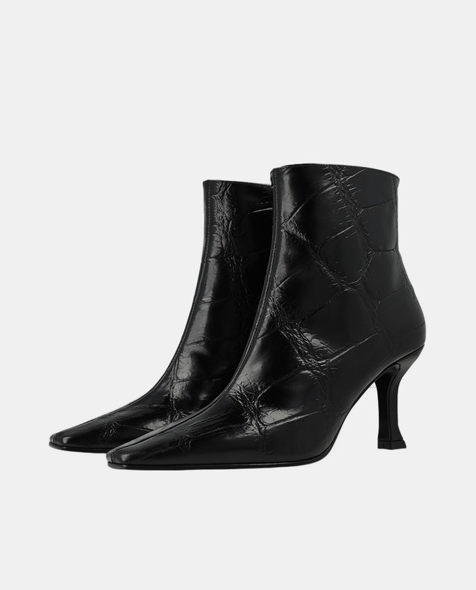 Botins de Salto em Pele Gravada – Preto Preto-2