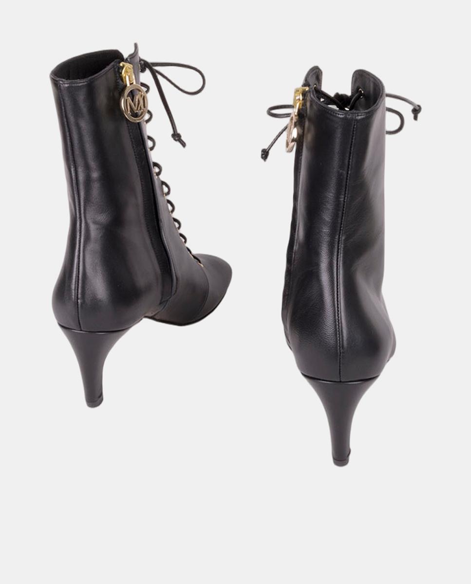 Botins em Pele com Atacadores Preto-5