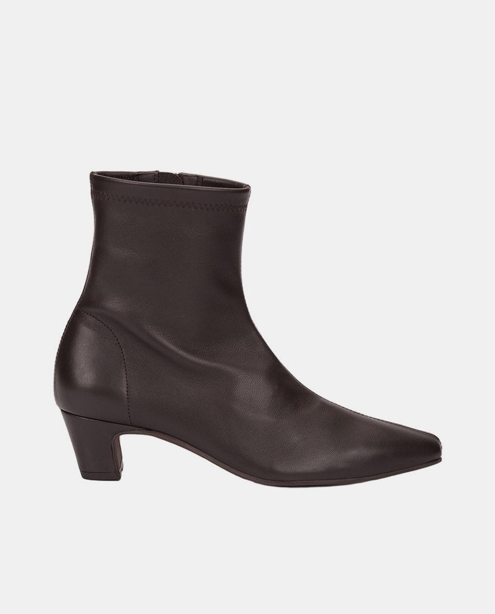 Imagem 0 de Botins em Pele com Salto Baixo