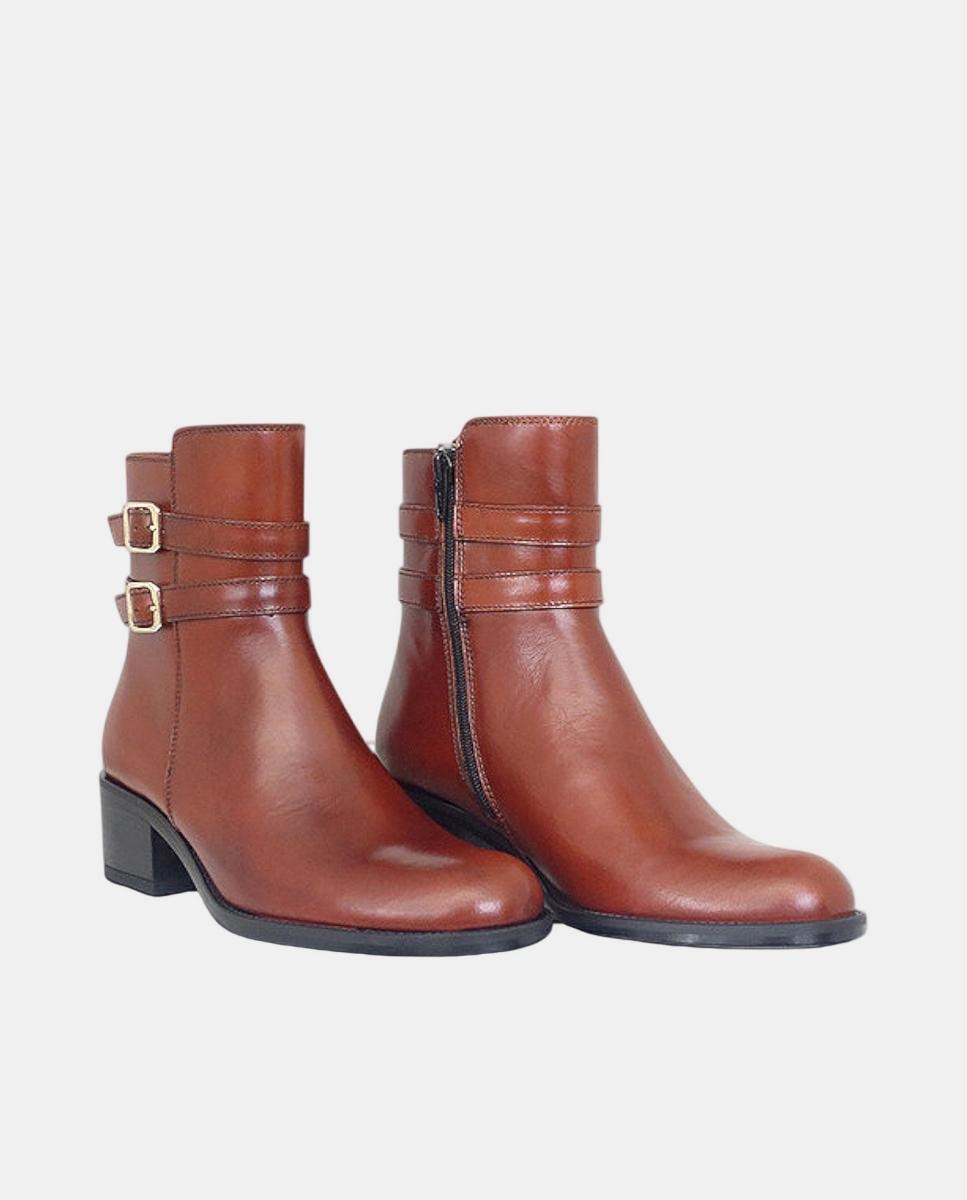 Botins em Pele com Salto e Três Fivelas Couro-2