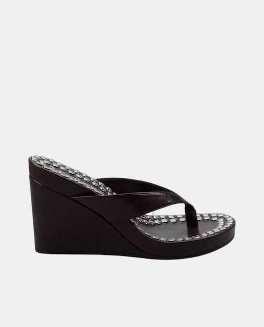 Cuñas altas de mujer con tachuleas