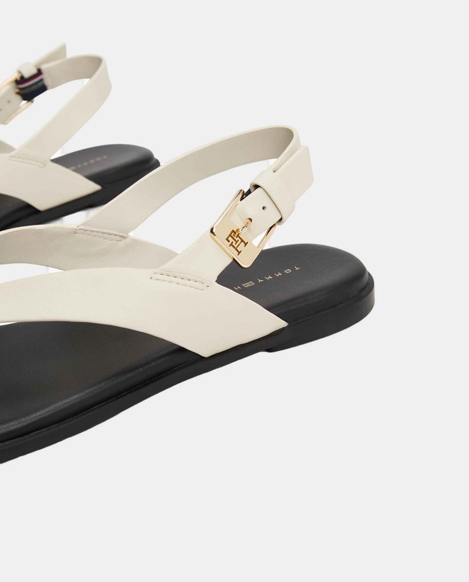 Sandálias em Pele com Fivela Branco Osso-4