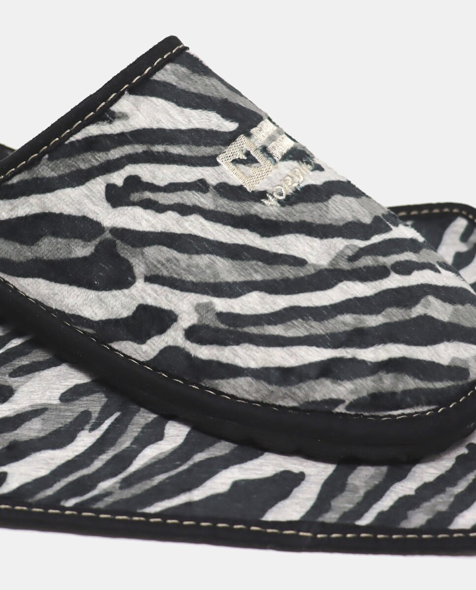 Chinelos de Quarto em Tecido com Animal Print Cinzento-6