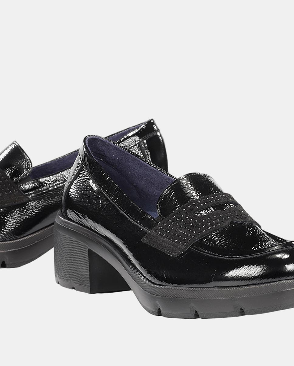 Mocassins em Pele com Salto de Bloco Extra Ligeiro Preto-7
