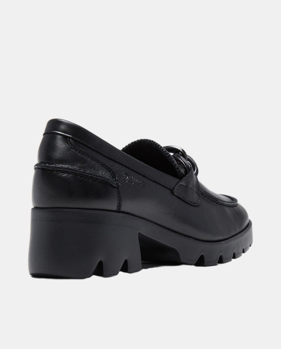 Mocassins em Napa com Sola Tipo Truck Preto-3
