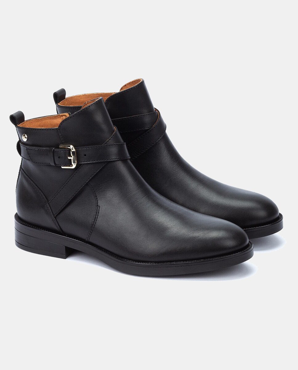 Botins com Salto Raso e em Pele Preto-2