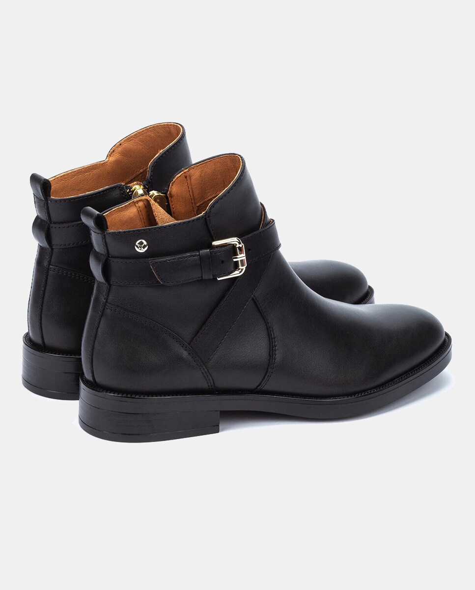 Botins com Salto Raso e em Pele Preto-4