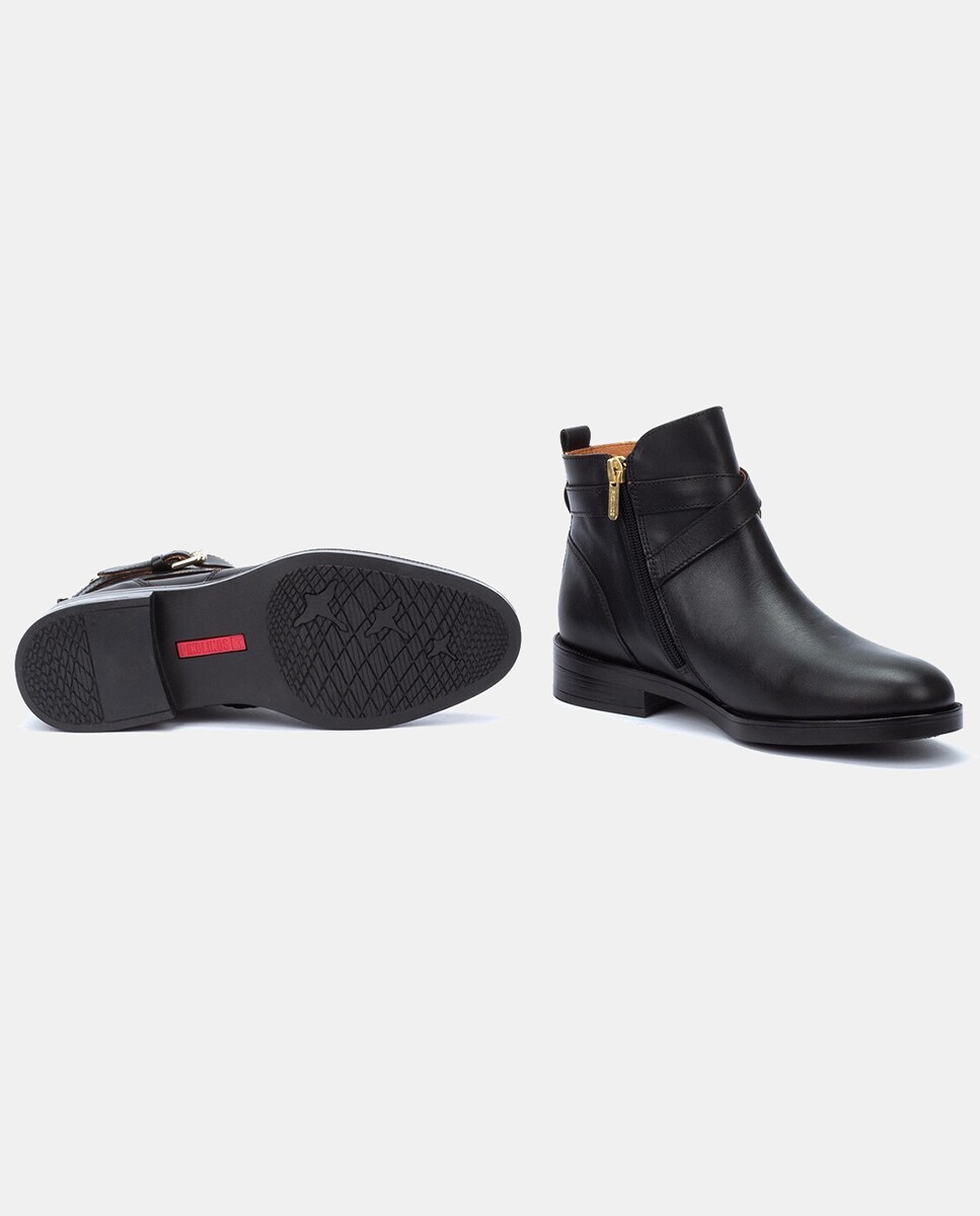 Botins com Salto Raso e em Pele Preto-6