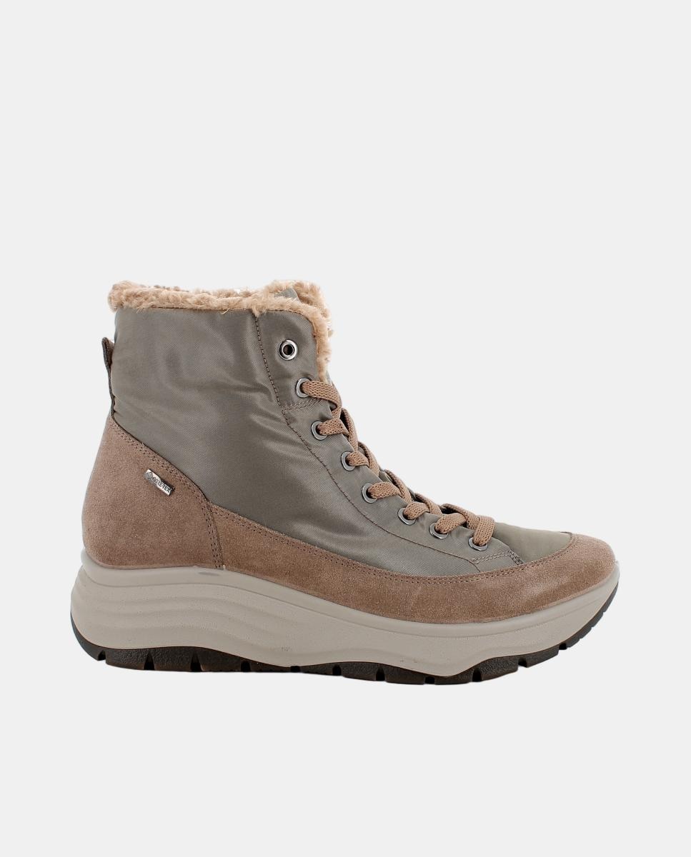 Imagen 0 de Botín de mujer, en tejido y piel, con cierre con cordone sy forro Goretex Marrón topo
