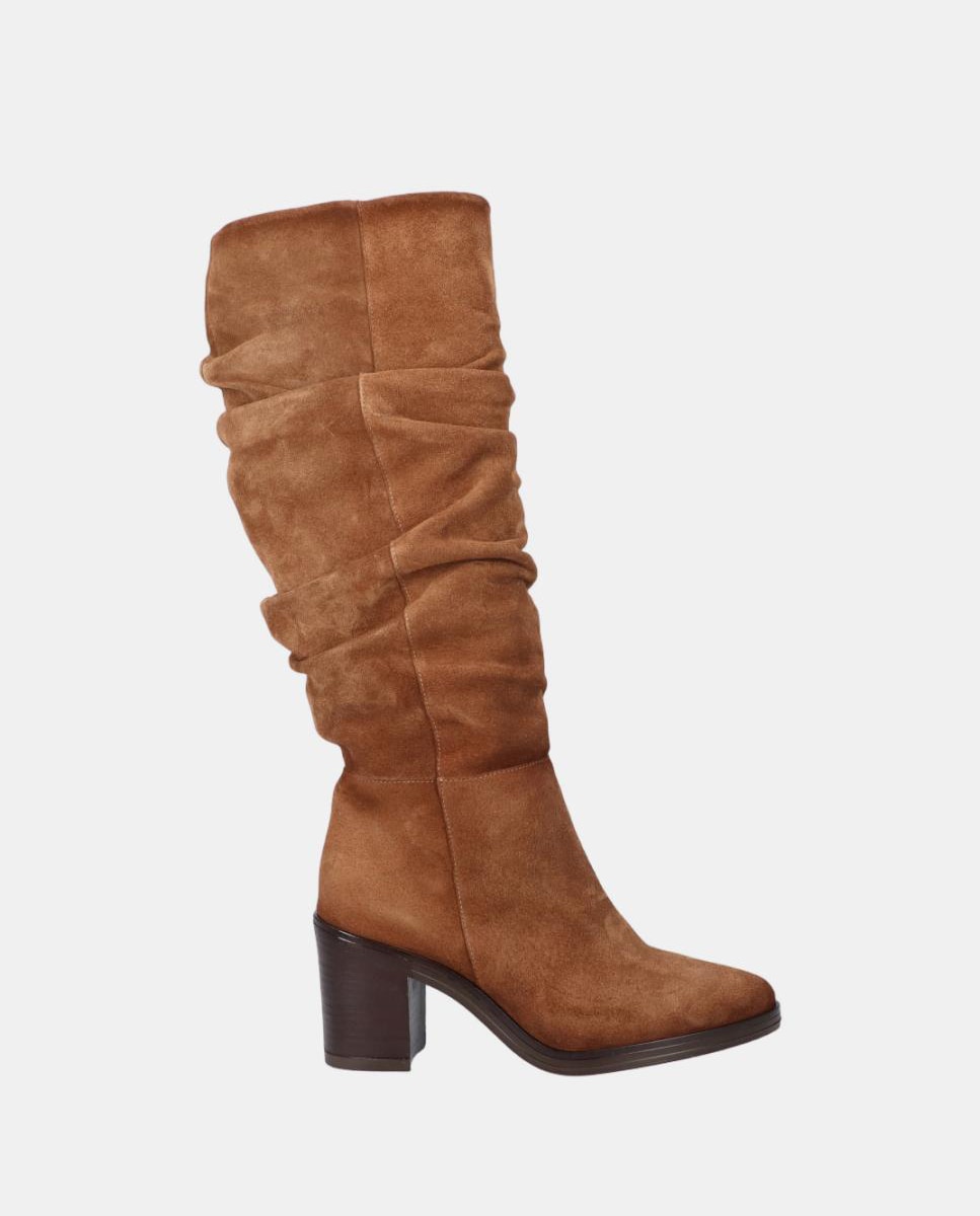 Imagem 0 de Botas Altas de Croute Enrugada com Salto