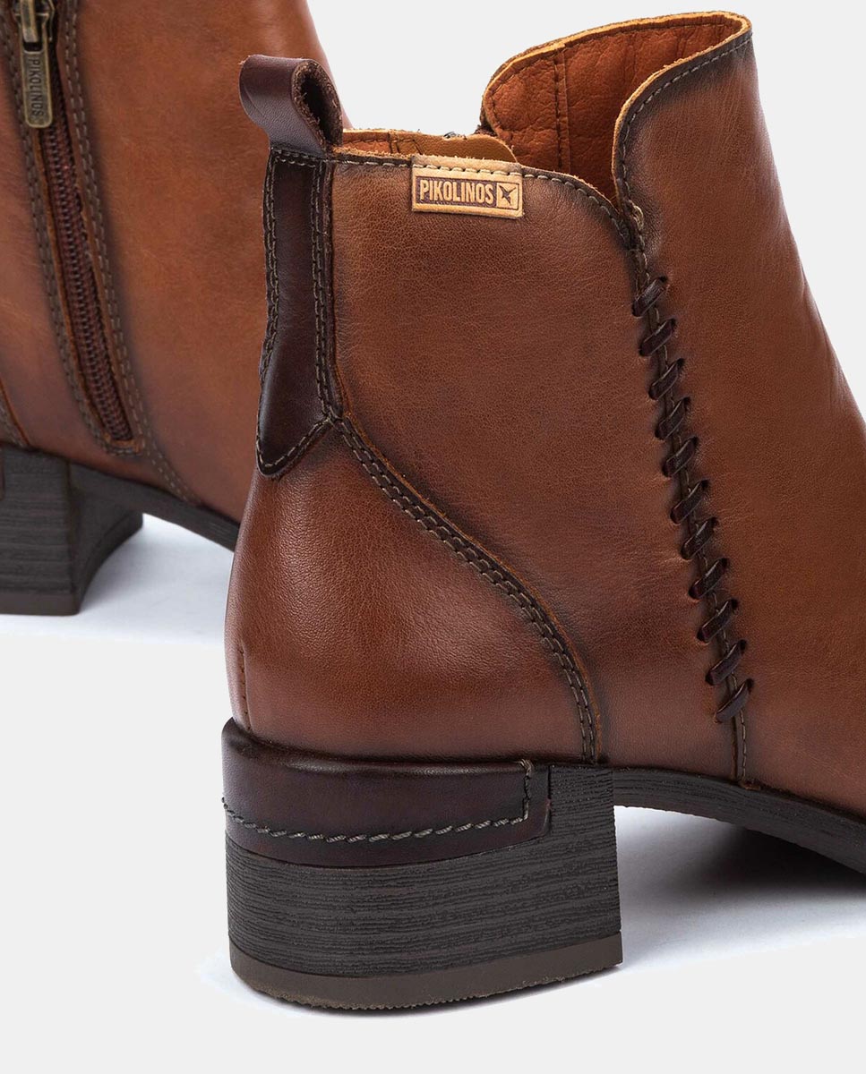 Botins Málaga com Salto de Bloco e em Pele Castanho-5