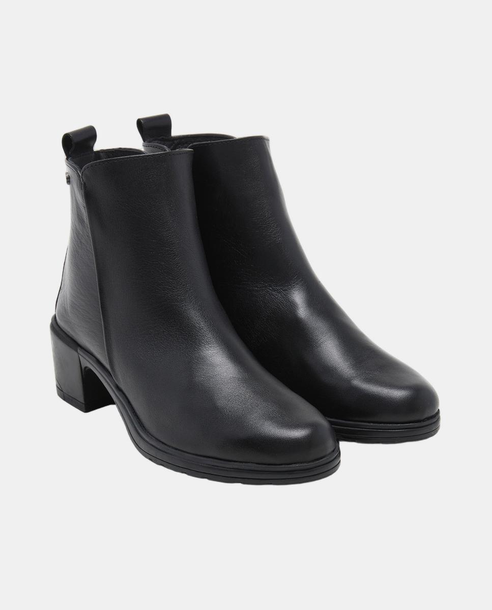 Botins de Napa com Salto e Sola de Borracha - Preto Preto-2