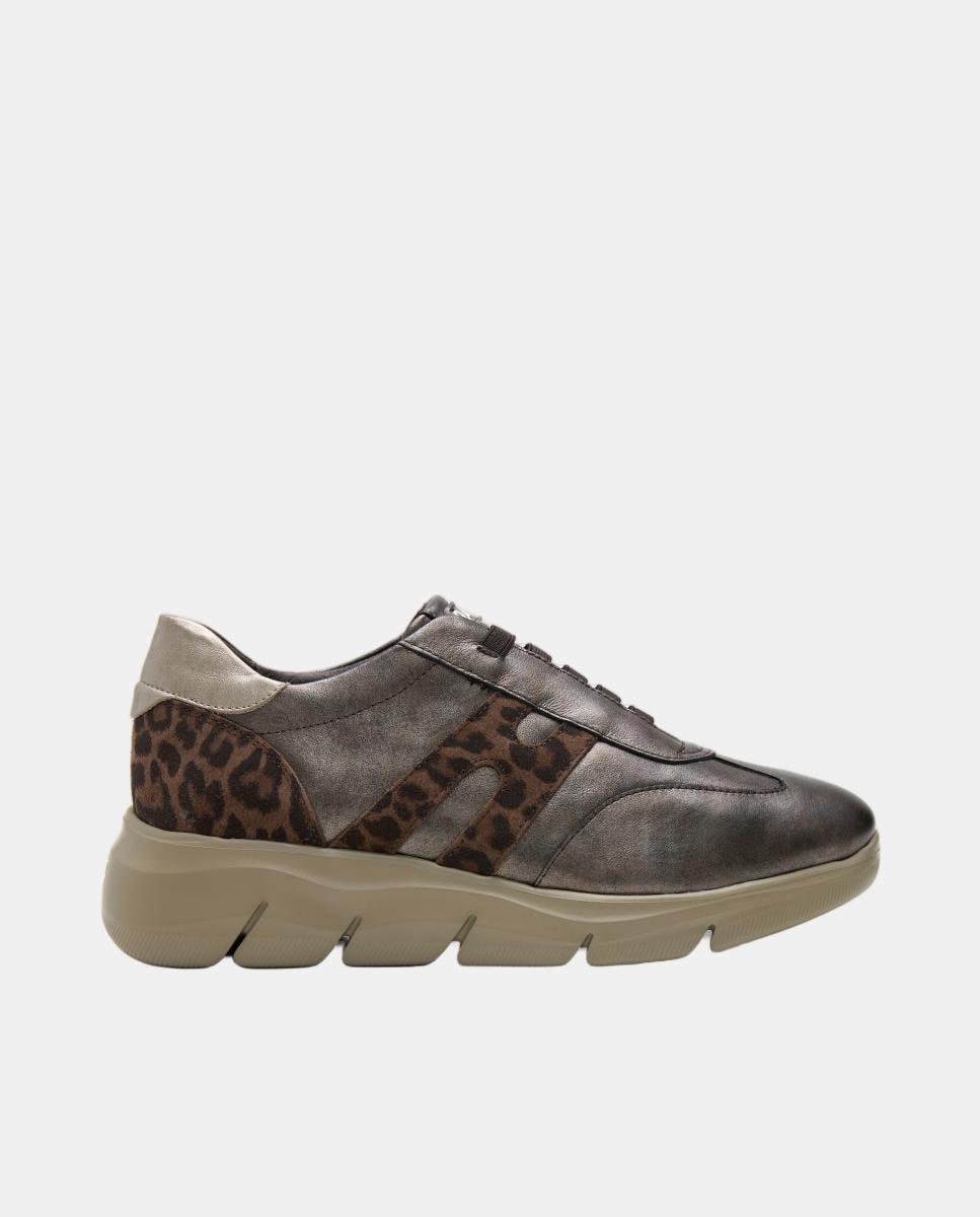 Imagem 0 de Sapatilhas em Pele com Elásticos e Animal Print