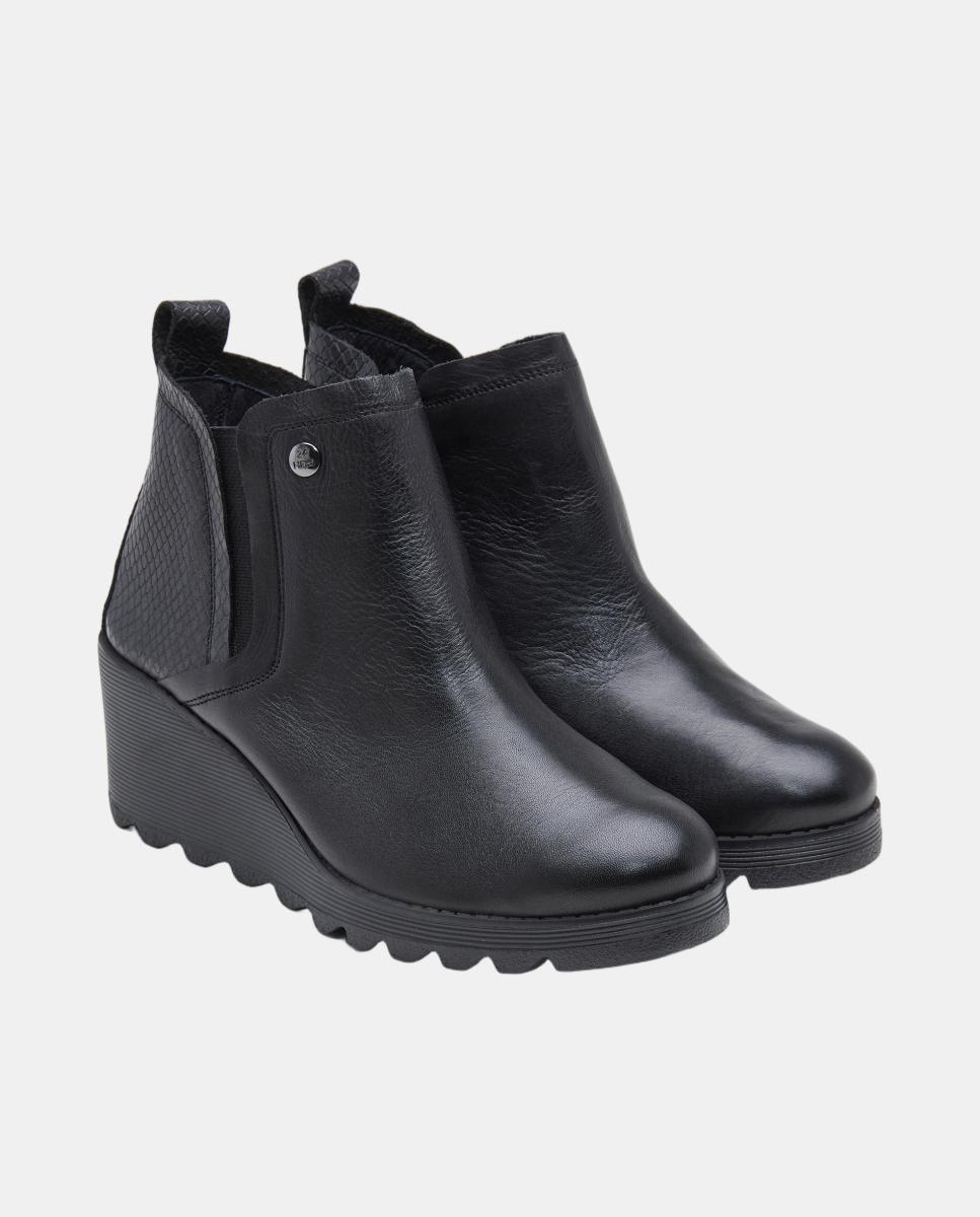 Botins de Cunha em Pele Preto-2